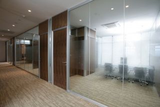 简约风格现代玻璃办公室装修效果图欣赏