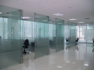 简单玻璃办公室装修效果图
