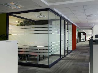 2023现代风格玻璃办公室装修效果图