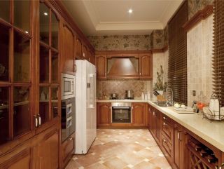 美式别墅厨房壁柜装修效果图