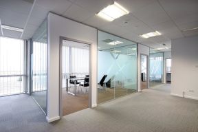 办公室玻璃墙效果图 简约现代装修风格