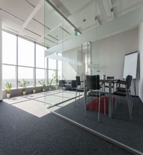 室内办公室玻璃墙设计效果图