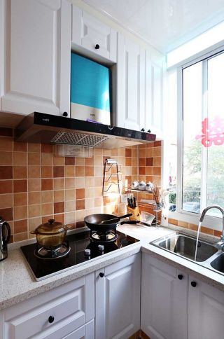 现代简约两室两厅小厨房装修效果图欣赏