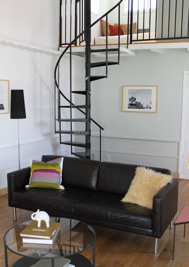 现代风格小户型客厅楼梯装修图片