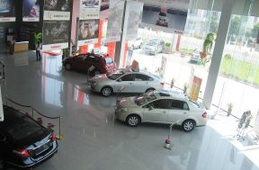 汽车展厅效果图 泛白色地砖装修效果图片