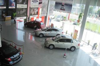 汽车展厅泛白色地砖装修效果图片