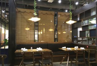 最新中餐馆门面室内吊灯装修效果图片 