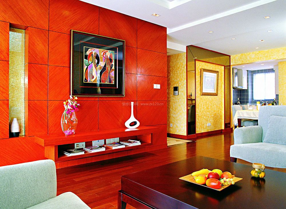 东南亚风格客厅深褐色木地板装修效果图片