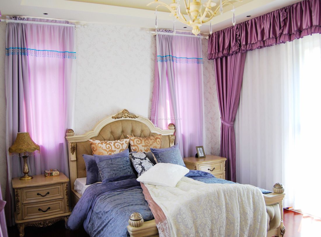 2022宜家家居卧室样板间紫色窗帘装修效果图片