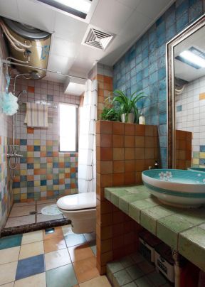 美式混搭风格小居室卫生间装修效果图片