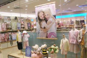 商场个性童装店铺装修效果图片