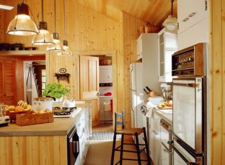家里小阁楼设计开放式厨房吧台餐桌图片