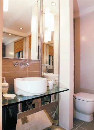现代小居室卫生间洗手池装修效果图片