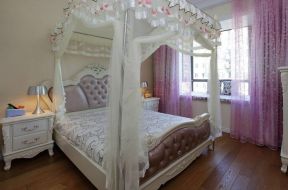 卧室飘窗窗帘装饰 紫色窗帘装修效果图片
