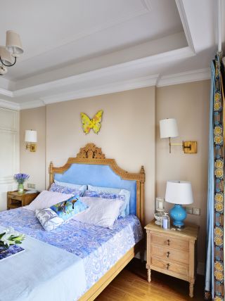 美式乡村风格样板房卧室床头壁灯装修图