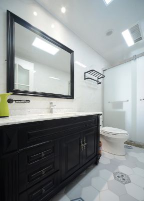 房屋室内小空间卫生间设计效果图