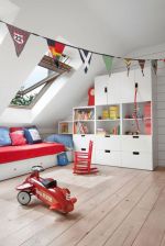 小型阁楼儿童房间设计图片