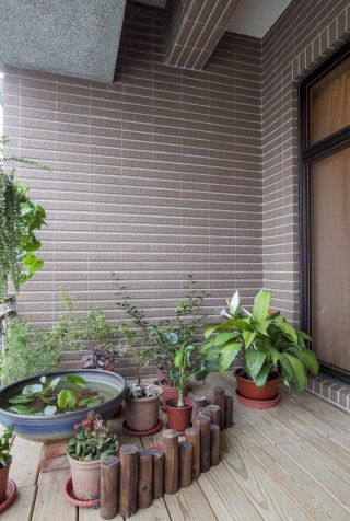 露天阳台花园瓷砖装修设计效果图