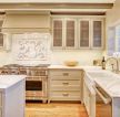美式装修风格家庭厨房整体橱柜装修效果图片