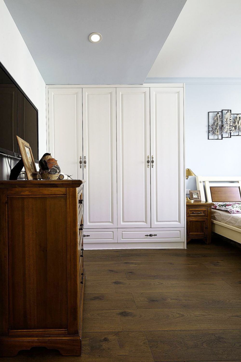 最新小卧室衣柜设计装修效果图片