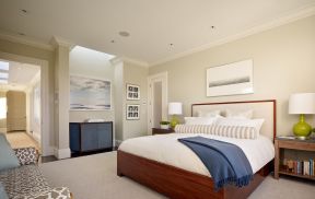20平米主卧室纯色壁纸装修效果图片