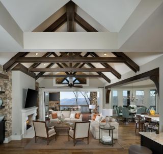 美式客厅木质吊顶装修效果图片