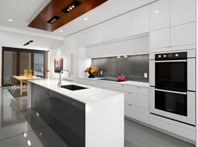 黑白时尚家居厨房设计图片欣赏