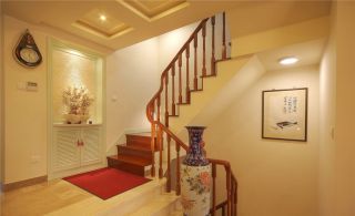 中式田园别墅楼梯设计装修效果图片