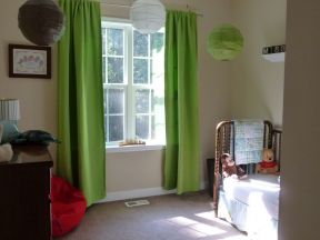 田园风格房间 绿色窗帘装修效果图片
