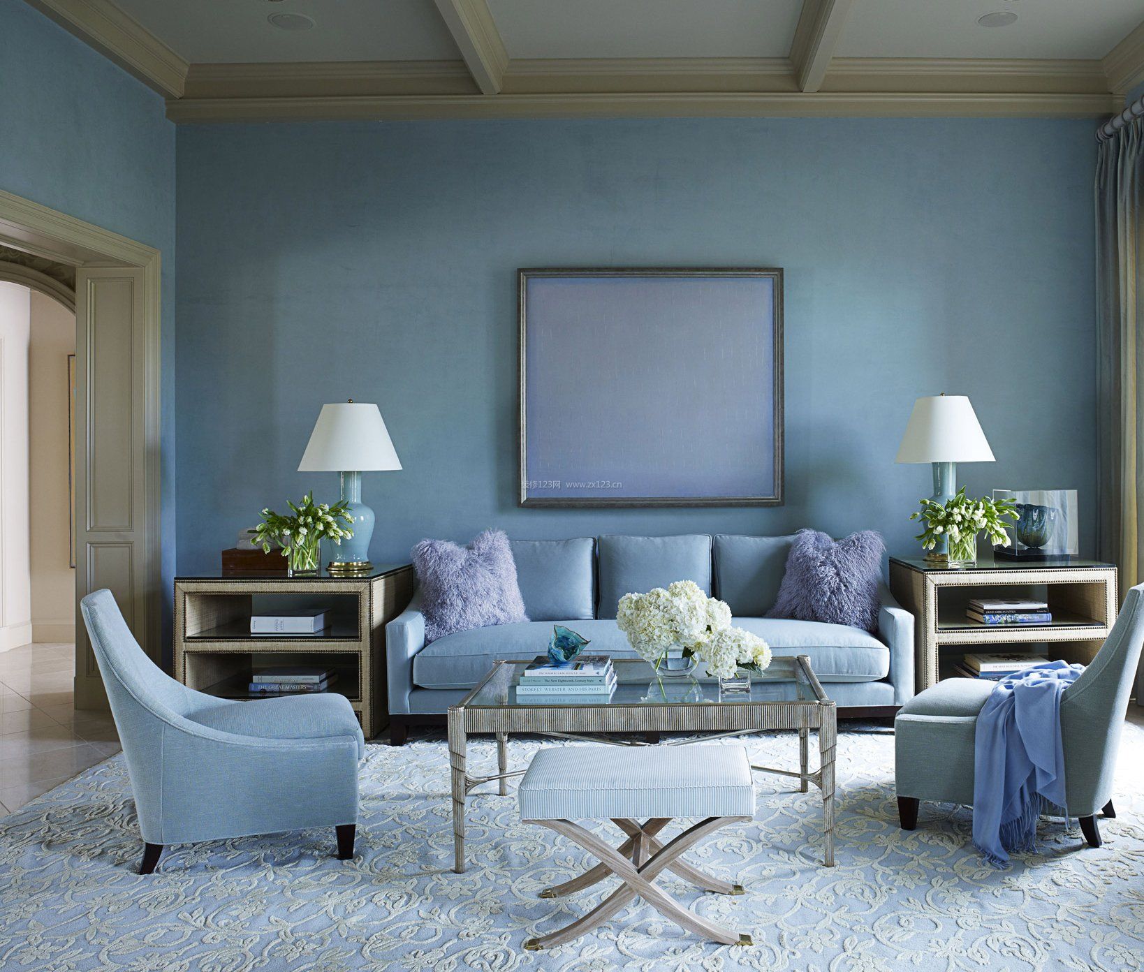 简约家居客厅蓝色沙发背景墙面装修效果图片