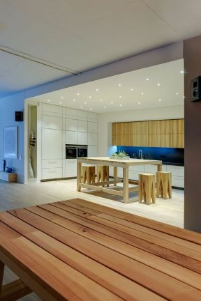 80平米现代风格 厨房设计图片