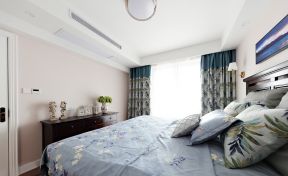 温馨小卧室纯色壁纸装修效果图片