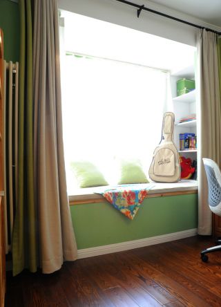 家庭室内飘窗床装修效果图片2023