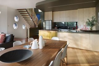 现代风格色彩开放式厨房橱柜效果图