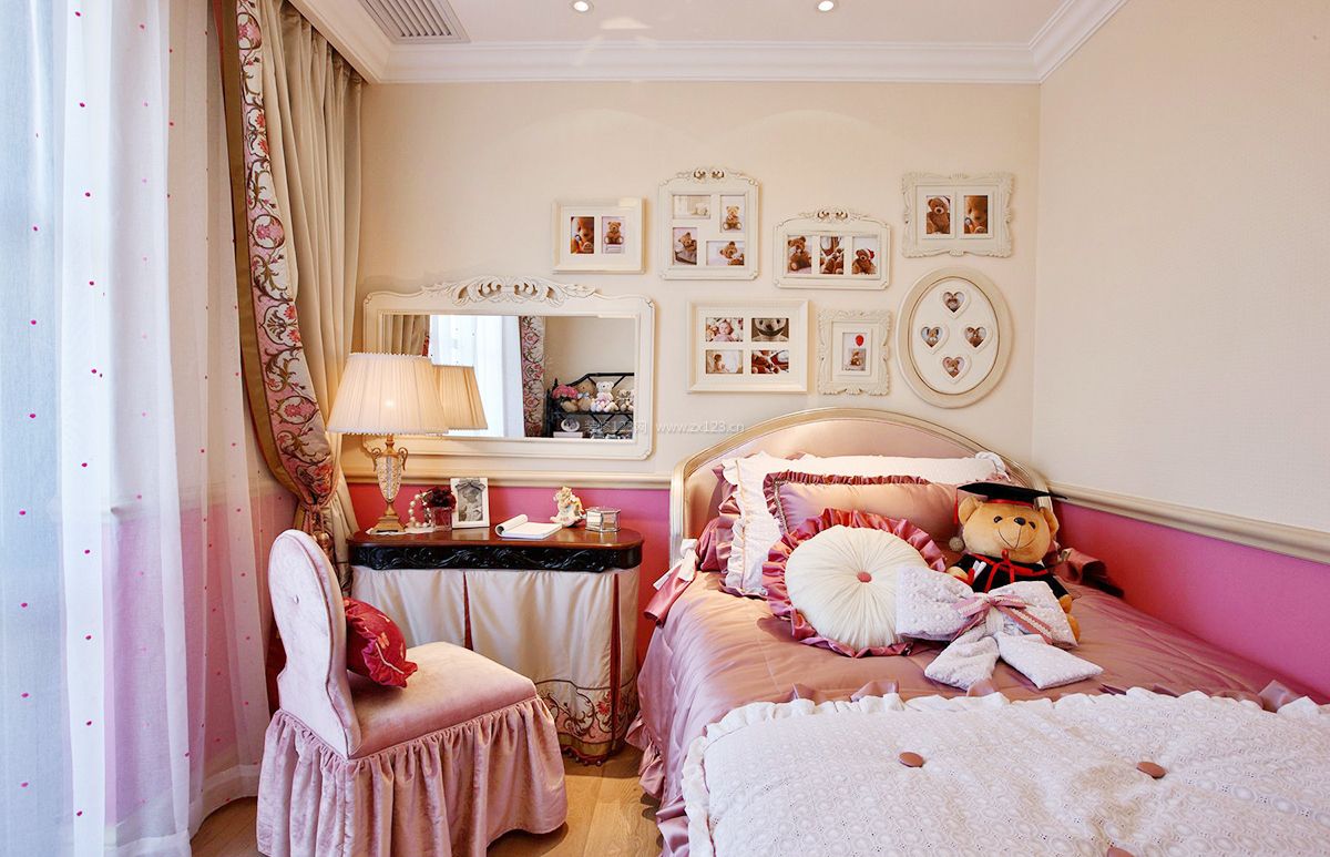 现代欧式风格10平米卧室装修效果图片