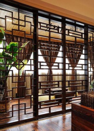 新中式风格客厅与阳台隔断设计效果图