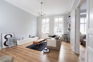 小户型现代客厅设计浅色木地板效果图