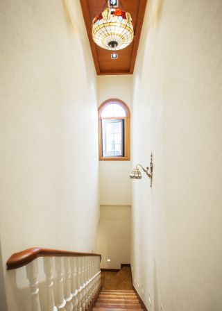 地中海风格室内楼梯设计装修效果图片