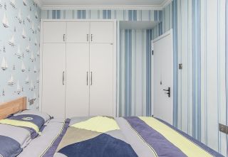 简约地中海家居卧室条纹壁纸装修效果图片