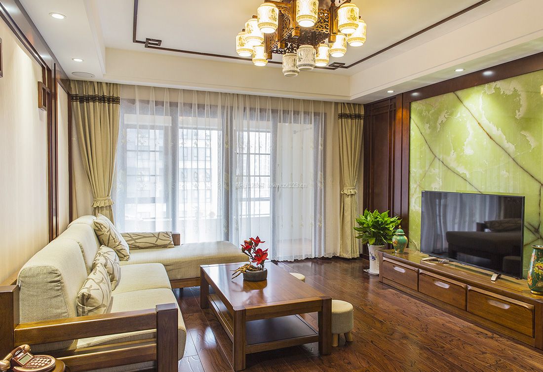 中式风小户型客厅沙发装修图