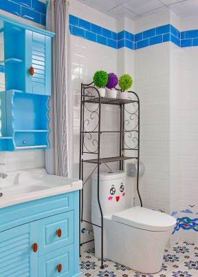家庭地中海风格 卫生间瓷砖颜色装修效果图片