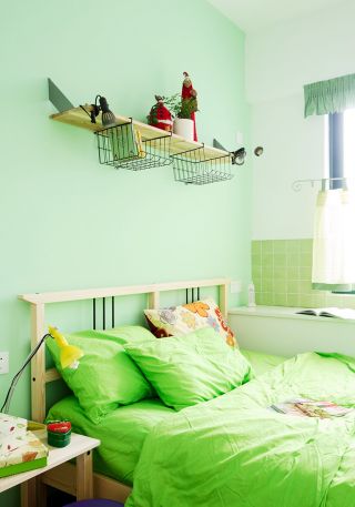 最新田园风格家装卧室绿色墙面装修设计效果图片