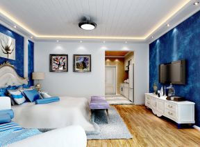 地中海风格大卧室蓝色电视墙装修效果图