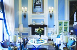 2023地中海风格别墅客厅蓝色墙面装修效果图