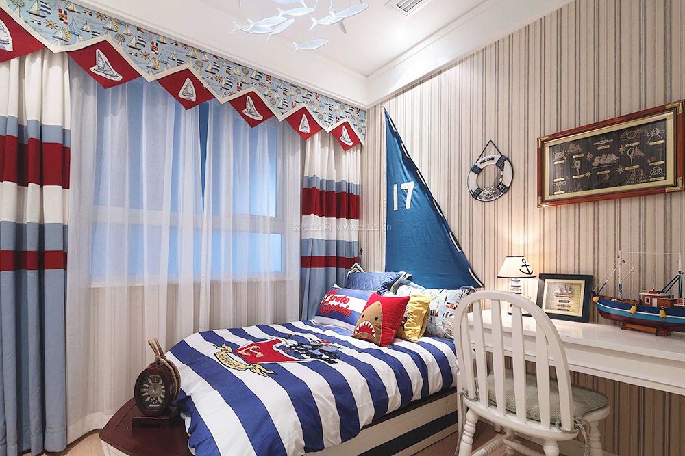美式地中海混搭风格小户型卧室装修效果图