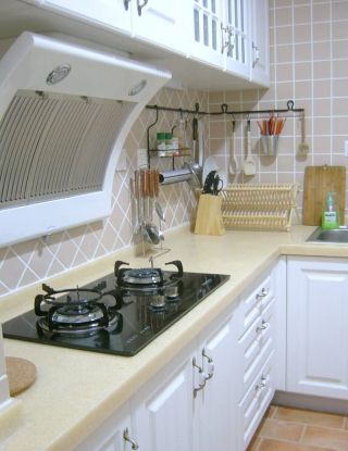 小面积厨房橱柜厨房灶台设计