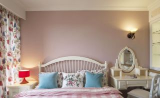 田园乡村风格卧室粉色墙面装修效果图片