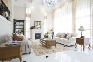 现代美式风格别墅客厅沙发摆放装修效果图片