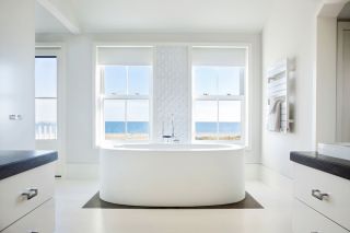 现代风格两层别墅家居浴室装修效果图