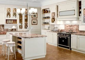 欧式别墅厨房 整体橱柜装修效果图片